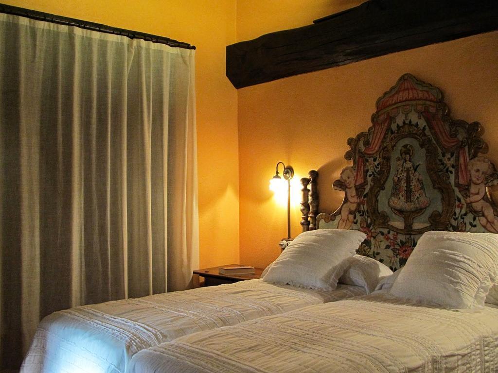 Mas Pineda Villa Oix Szoba fotó